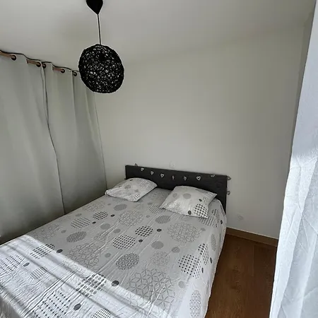 Apartman Location D'un Superbe Avec Piscine *