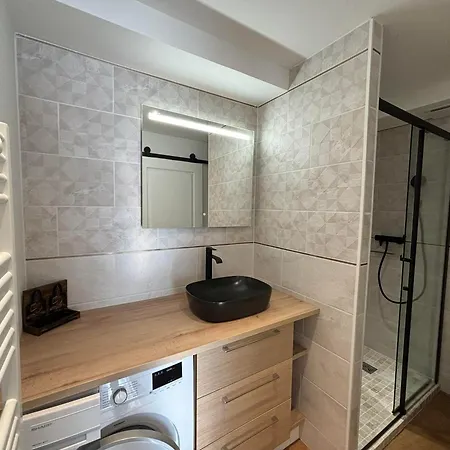 Location D'un Superbe Avec Piscine Apartmán Roquebrune-sur Argens